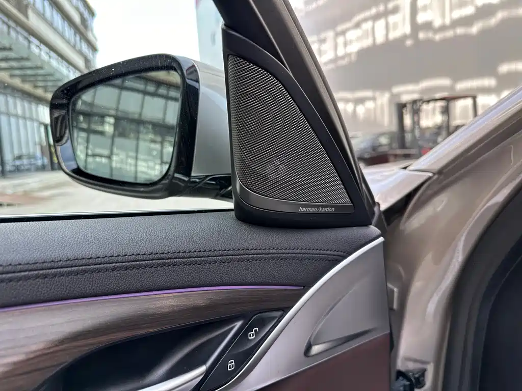 BMW 5 Series 2018 Facelift 530Li Exclusive Luxury Package купить на сайте DeffCars