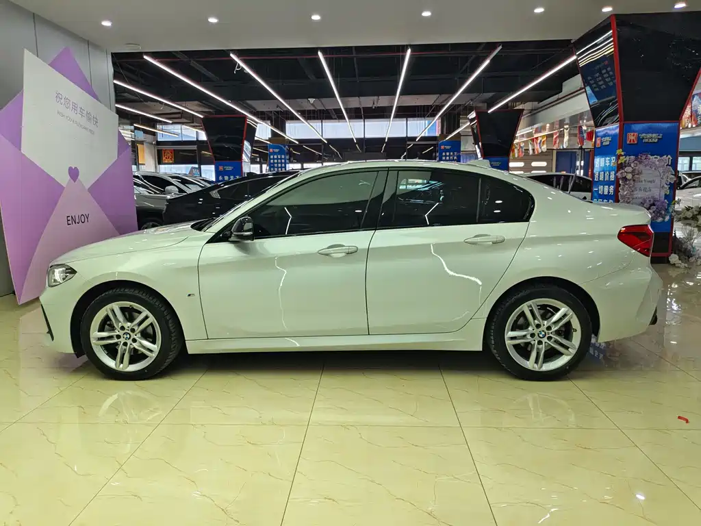 BMW 1 Series 2022 120i M Sports Night Edition купить на сайте DeffCars
