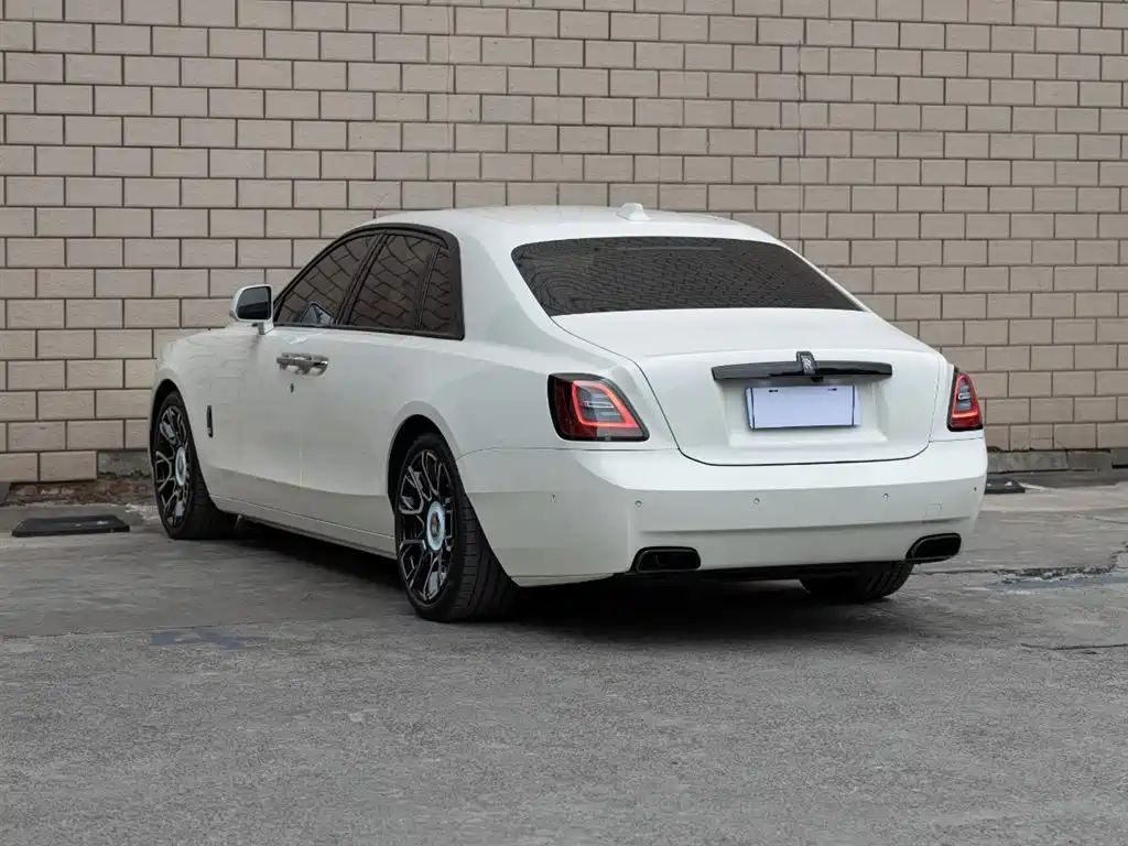 Ghost 2022 6.7T Black Badge купить на сайте DeffCars
