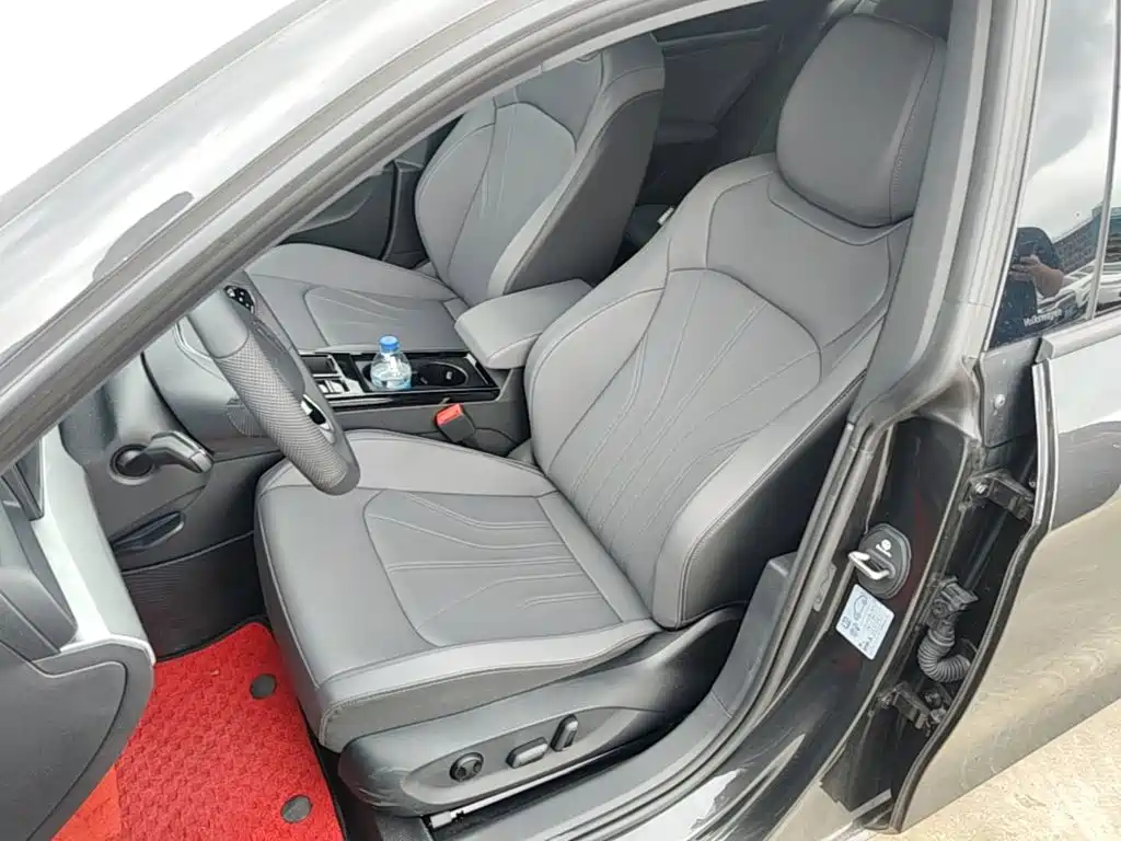 Lingdu 2026 Lingdu L 300TSI Lingfeng Edition купить на сайте DeffCars