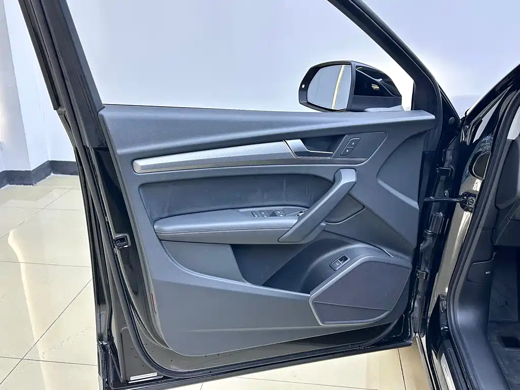 Audi Q5L 2022 40T luxury and dynamic model купить на сайте DeffCars