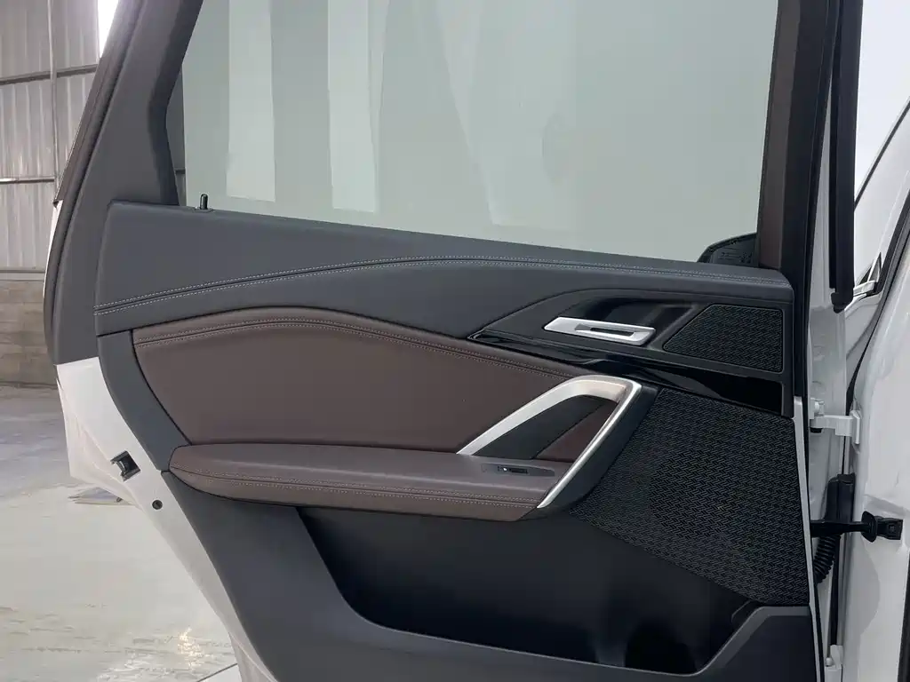 BMW X1 2023 sDrive20Li X Design Package купить на сайте DeffCars