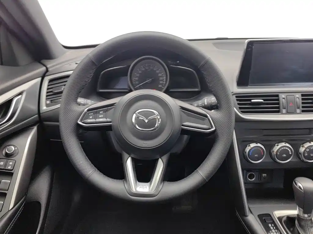 Mazda CX-4 2018 2.0L automatic two-wheel drive Blue Sky Vibrant Edition National V купить на сайте DeffCars
