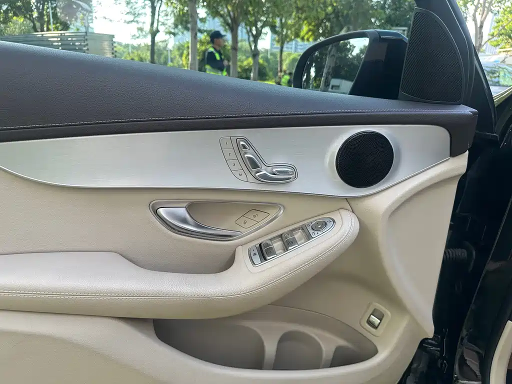 Mercedes-Benz GLC Coupe 2020 GLC 260 4MATIC Coupe SUV купить на сайте DeffCars
