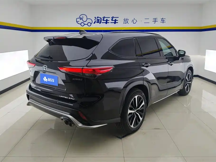 Crown Lufang 2022 2.5L HEV four-wheel drive flagship version купить на сайте DeffCars