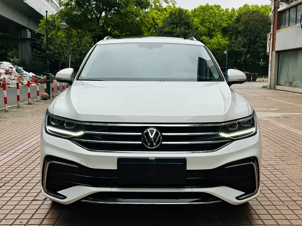 Tiguan L 2024 330TSI automatic two-wheel drive R-Line version купить на сайте DeffCars