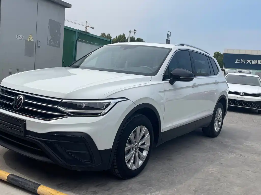 Tiguan L 2024 Outstanding Model 300TSI Automatic Two-wheel Drive Dragon Edition купить на сайте DeffCars