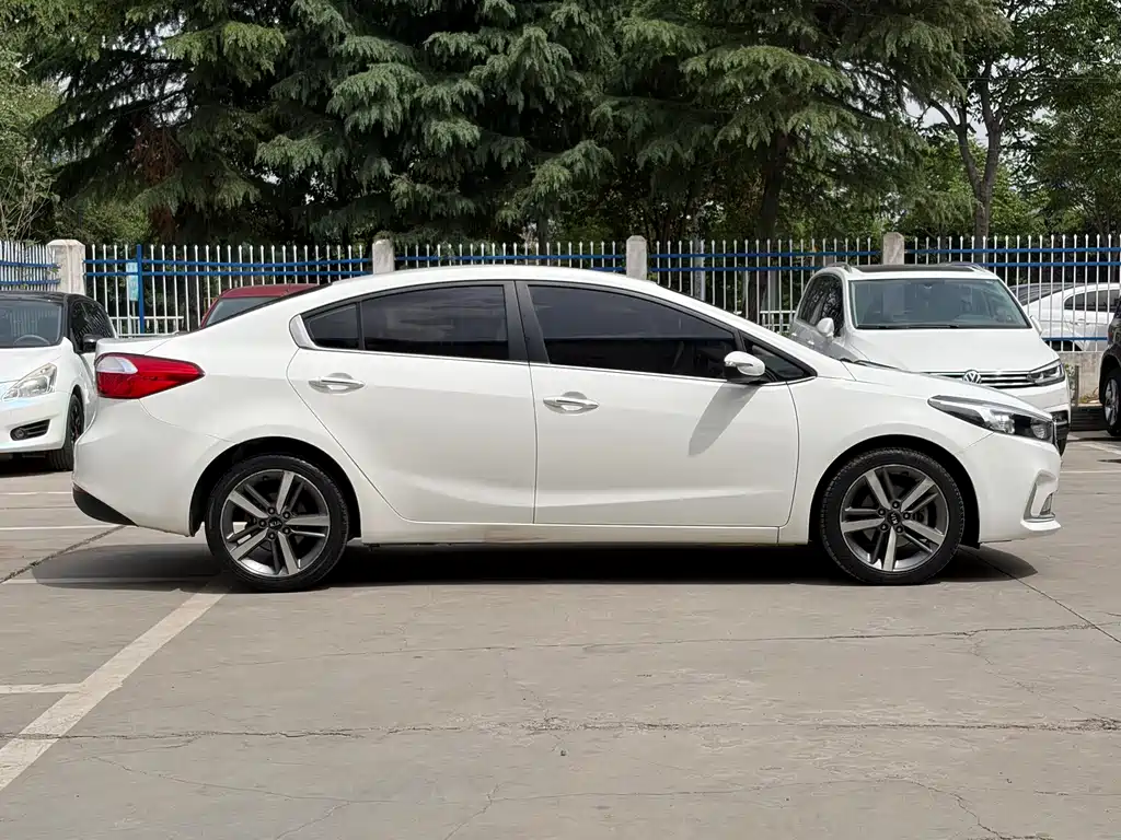 Kia K3 2017 1.6L Automatic 15th Anniversary Special Edition GLS купить на сайте DeffCars