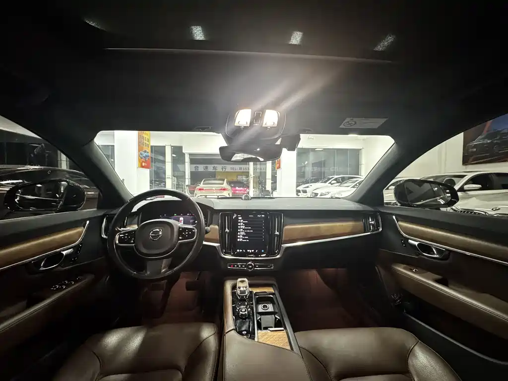 Volvo S90 2022 B5 Zhiyi Luxury Edition купить на сайте DeffCars
