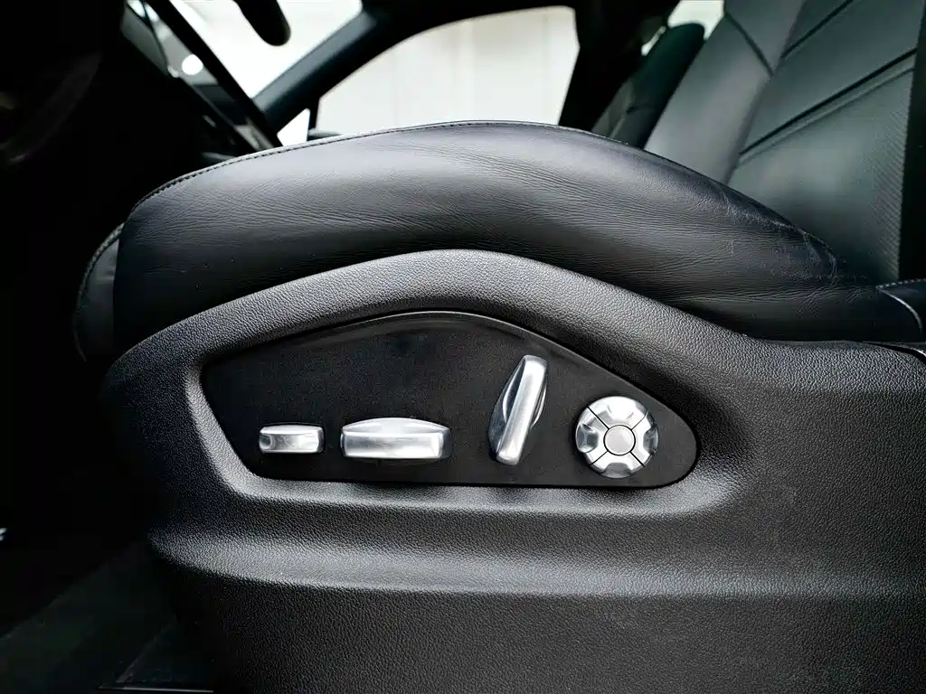 Cayenne New Energy 2019 Cayenne E-Hybrid 2.0T купить на сайте DeffCars