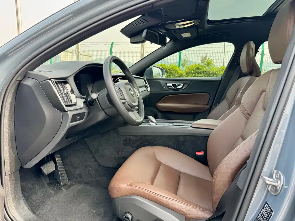 Volvo S60 2024 B4 Zhiyi Luxury Edition купить на сайте DeffCars