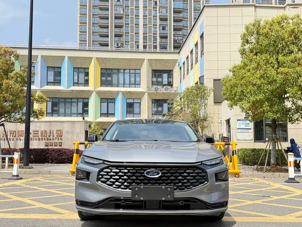 Mondeo 2023 EcoBoost 245 Luxury купить на сайте DeffCars