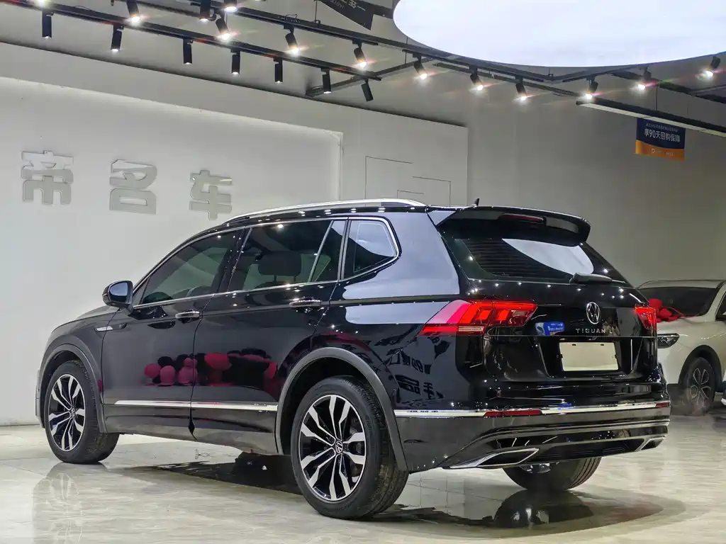 Tiguan L 2021 330TSI automatic two-wheel drive R-Line version купить на сайте DeffCars