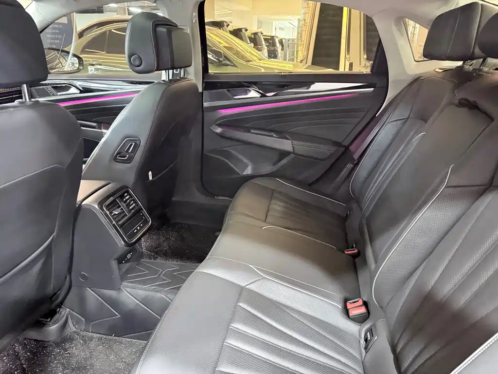Passat 2022 330TSI Starry Sky Deluxe Edition купить на сайте DeffCars