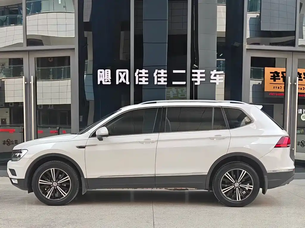 Tiguan L 2019 330TSI automatic two-wheel drive panoramic comfort version National VI купить на сайте DeffCars