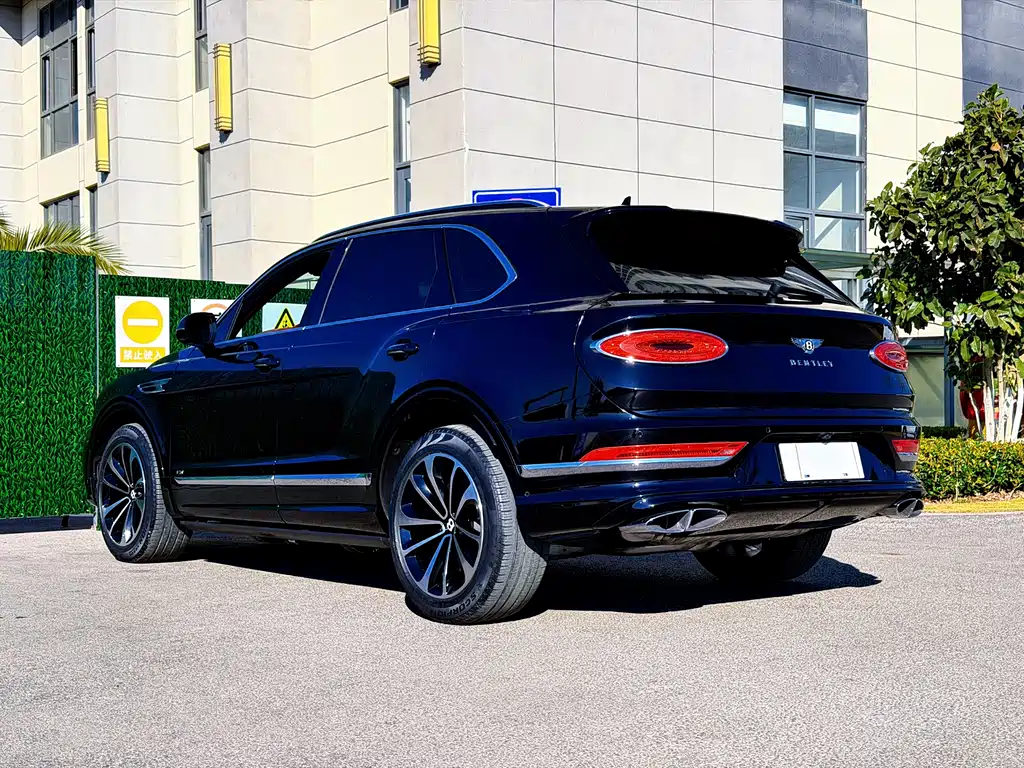 Bentayga 2021 4.0T V8 купить на сайте DeffCars