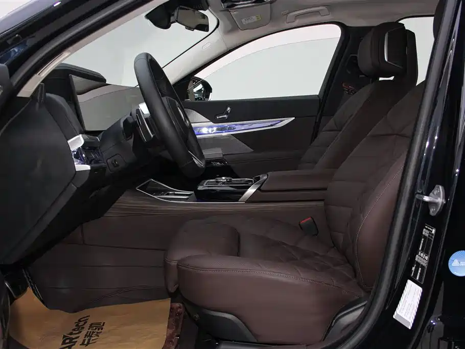 BMW 7 Series 2023 740Li Leading M Sports Package купить на сайте DeffCars