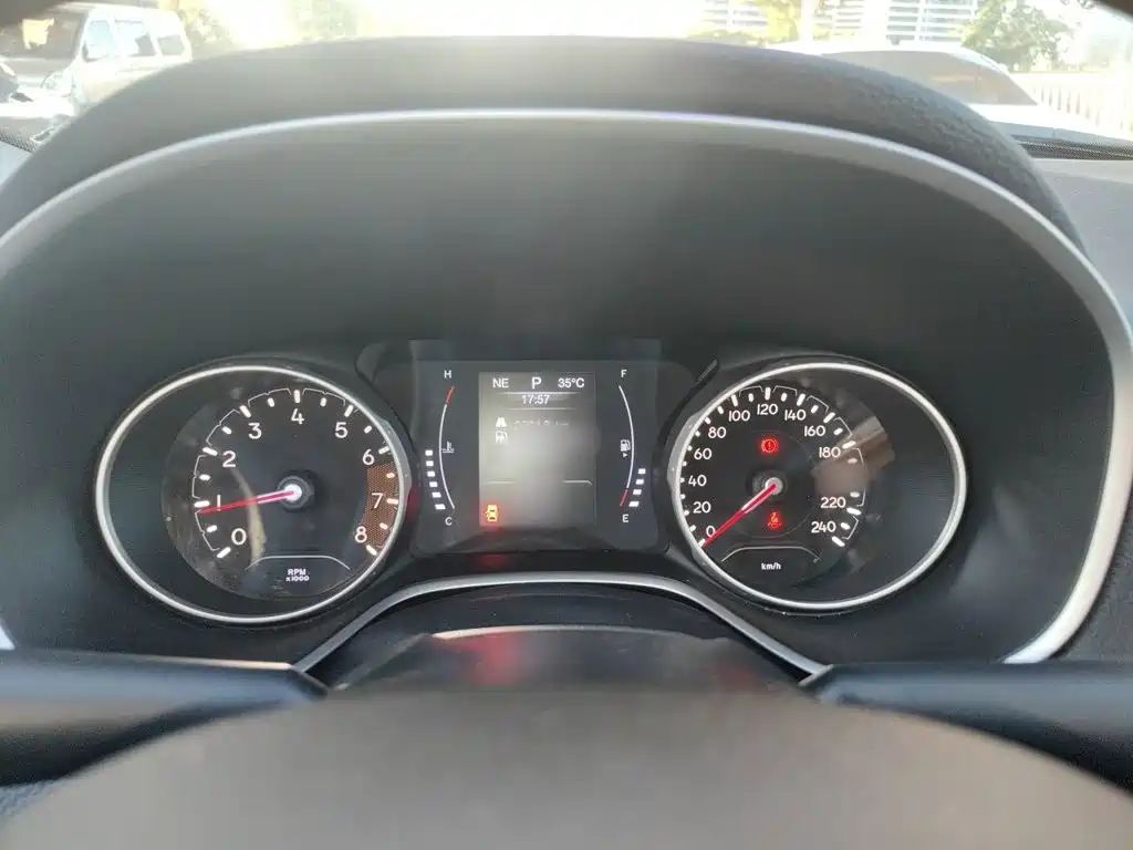 Compass 2017 200T Automatic Joy Edition купить на сайте DeffCars