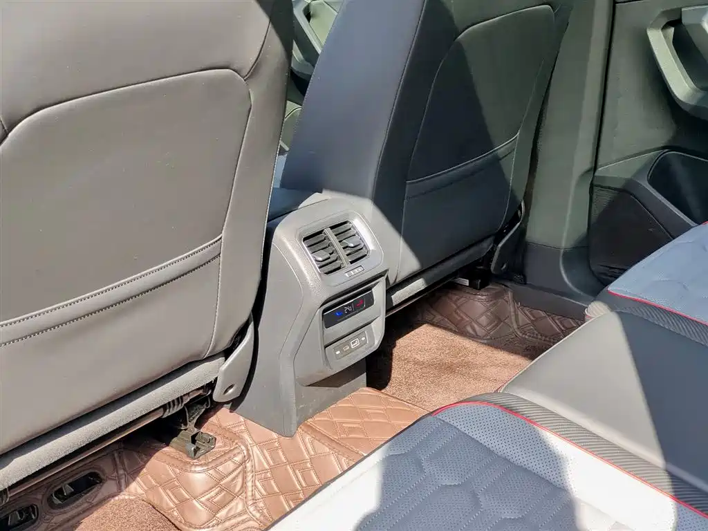Tiguan L 2023 330TSI automatic two-wheel drive R-Line flagship version купить на сайте DeffCars