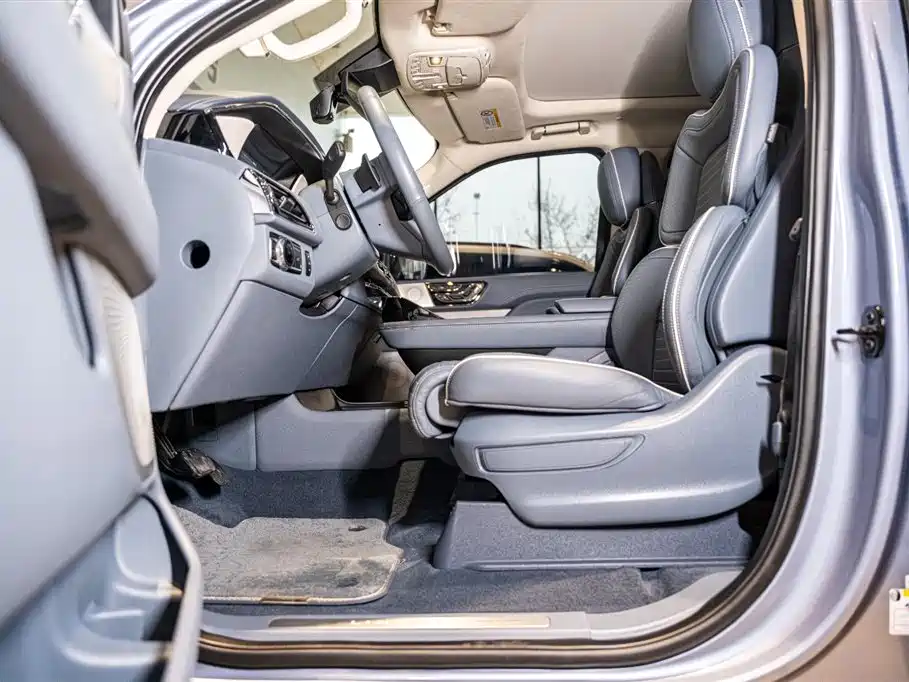 Navigator 2020 3.5T Long Axis Presidential Edition купить на сайте DeffCars
