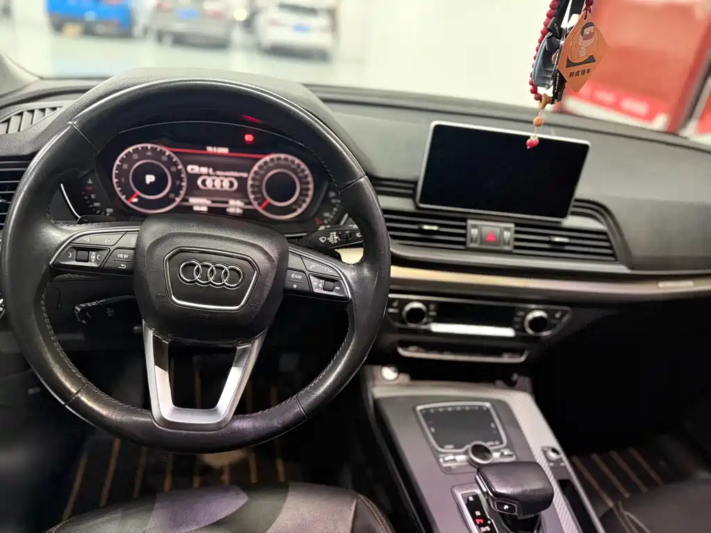 Audi Q5L 2018 45 TFSI Exclusive Fashion Model National VI купить на сайте DeffCars