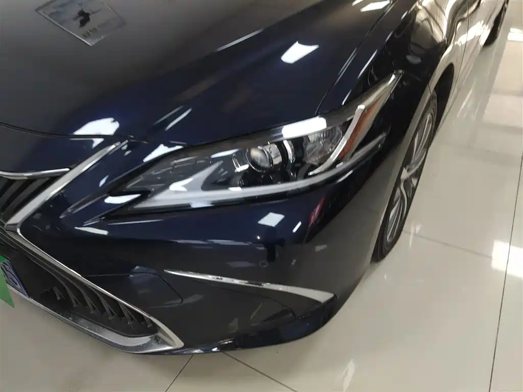 Lexus ES 2020 200 Excellence Edition купить на сайте DeffCars