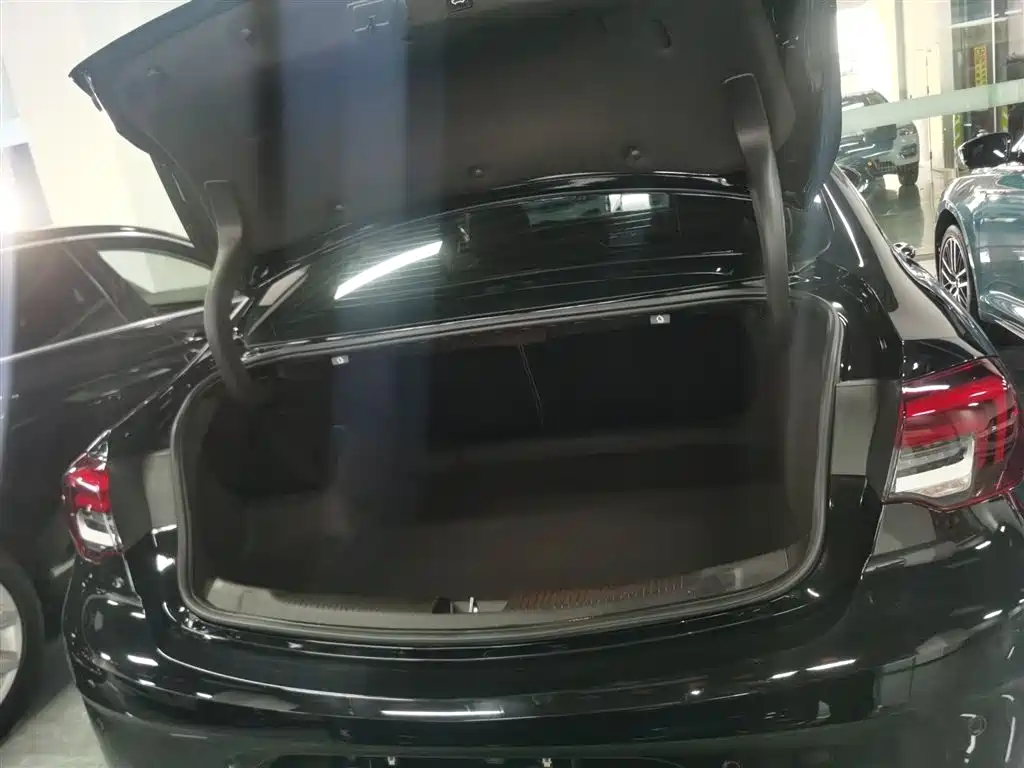 Regal 2023 552T smart model купить на сайте DeffCars