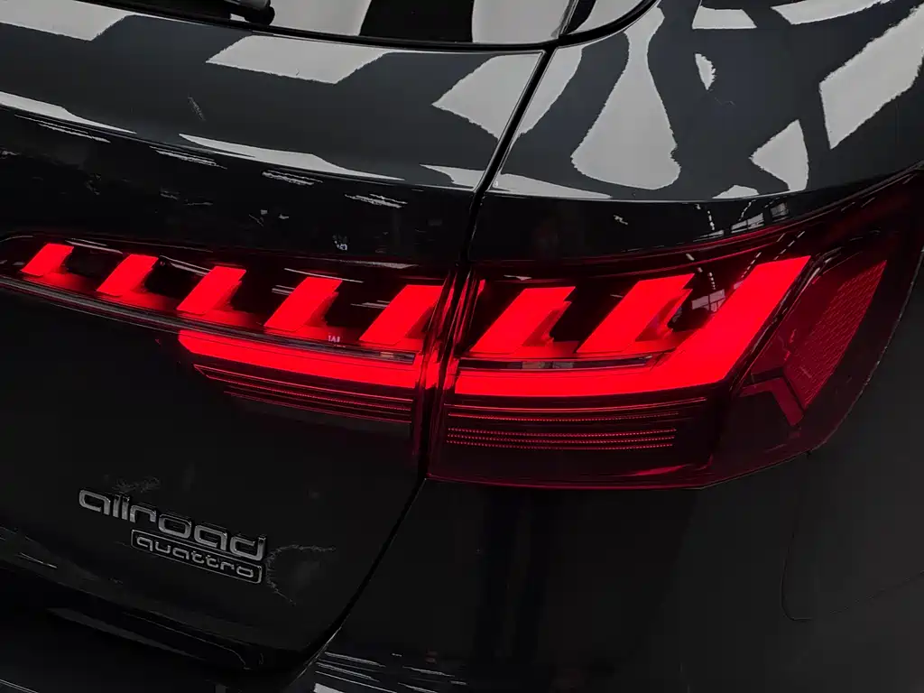 Audi A4 (imported) 2021 allroad quattro explorer купить на сайте DeffCars