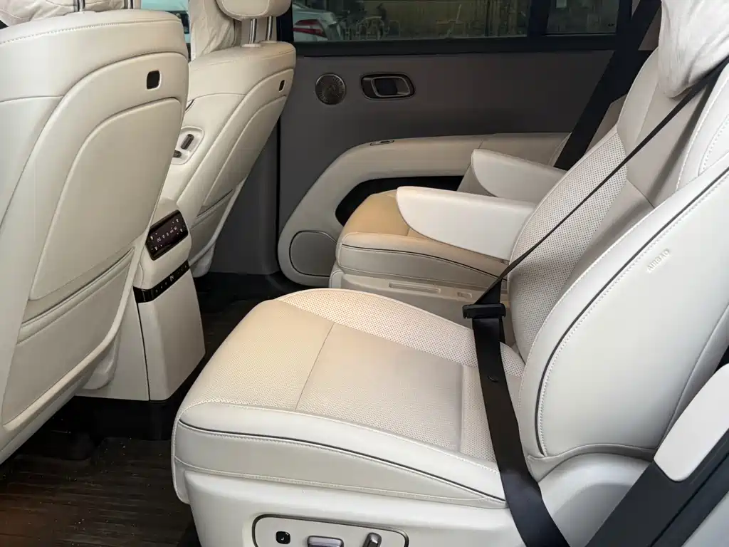 Ideal i8 2025 Standard Edition купить на сайте DeffCars