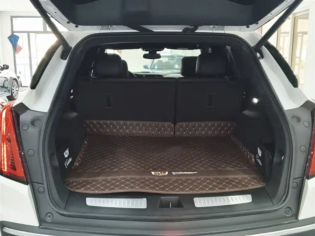 Cadillac XT5 2024 2.0T two-wheel drive fashion model купить на сайте DeffCars