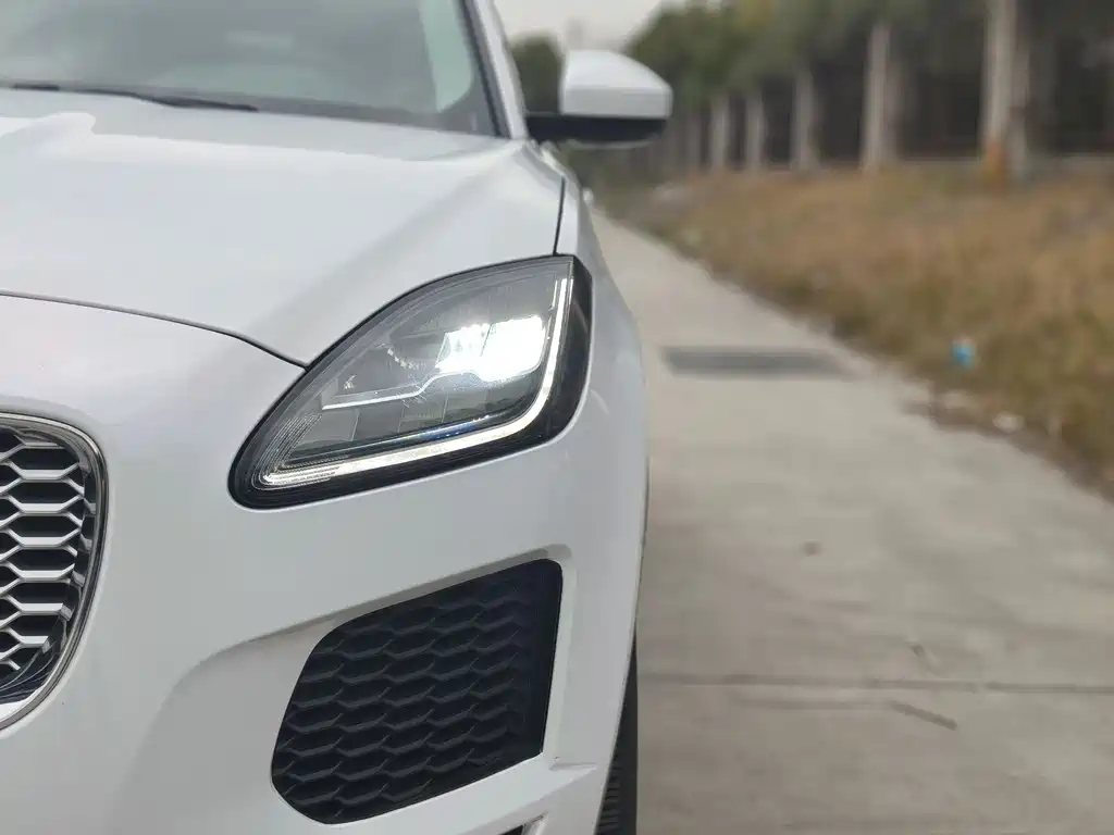 Jaguar E-PACE 2018 P250 SE National VI купить на сайте DeffCars
