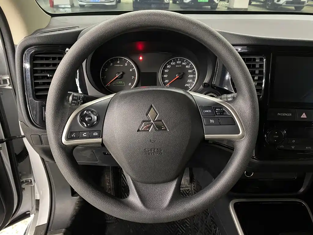 Outlander 2021 2.0L 2WD Smooth Edition 5 seats купить на сайте DeffCars