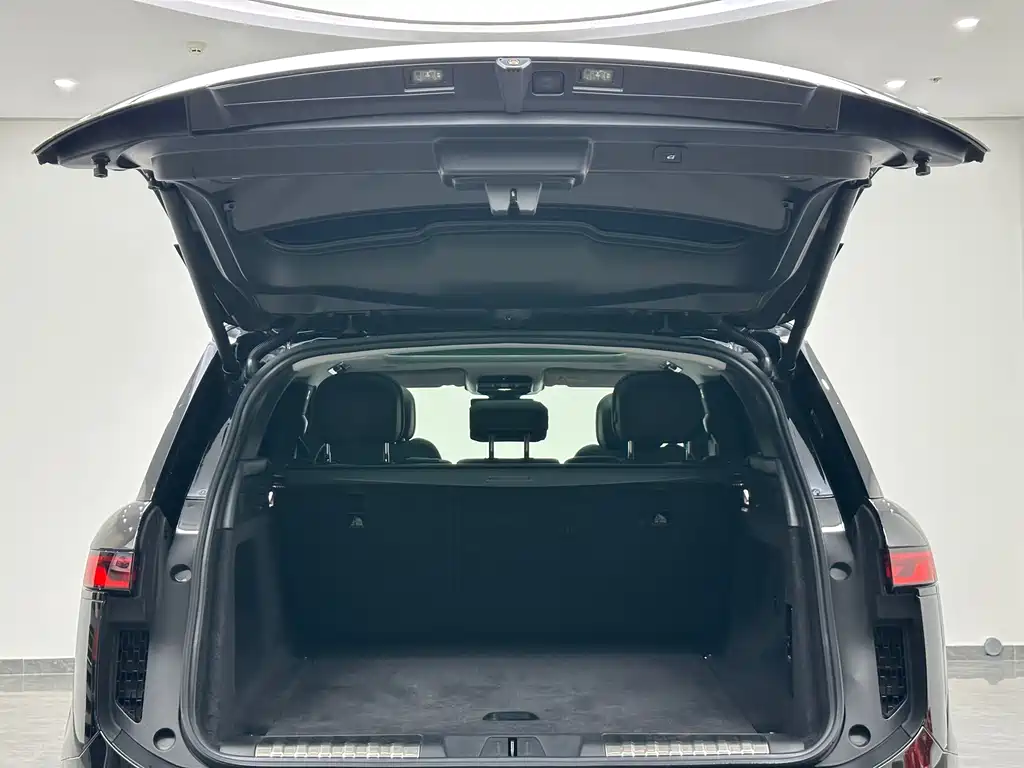 Range Rover Sport 2024 400PS Dynamic SE купить на сайте DeffCars