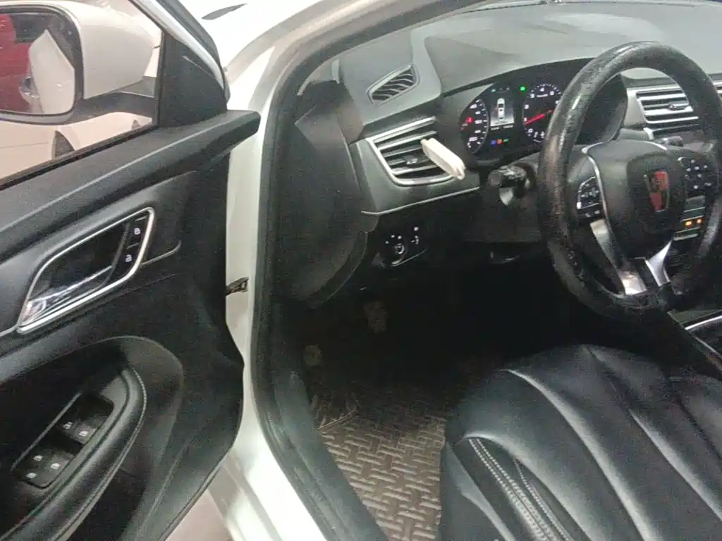 ROEWE i5 2020 1.5L Manual 4G Internet Leading Edition купить на сайте DeffCars