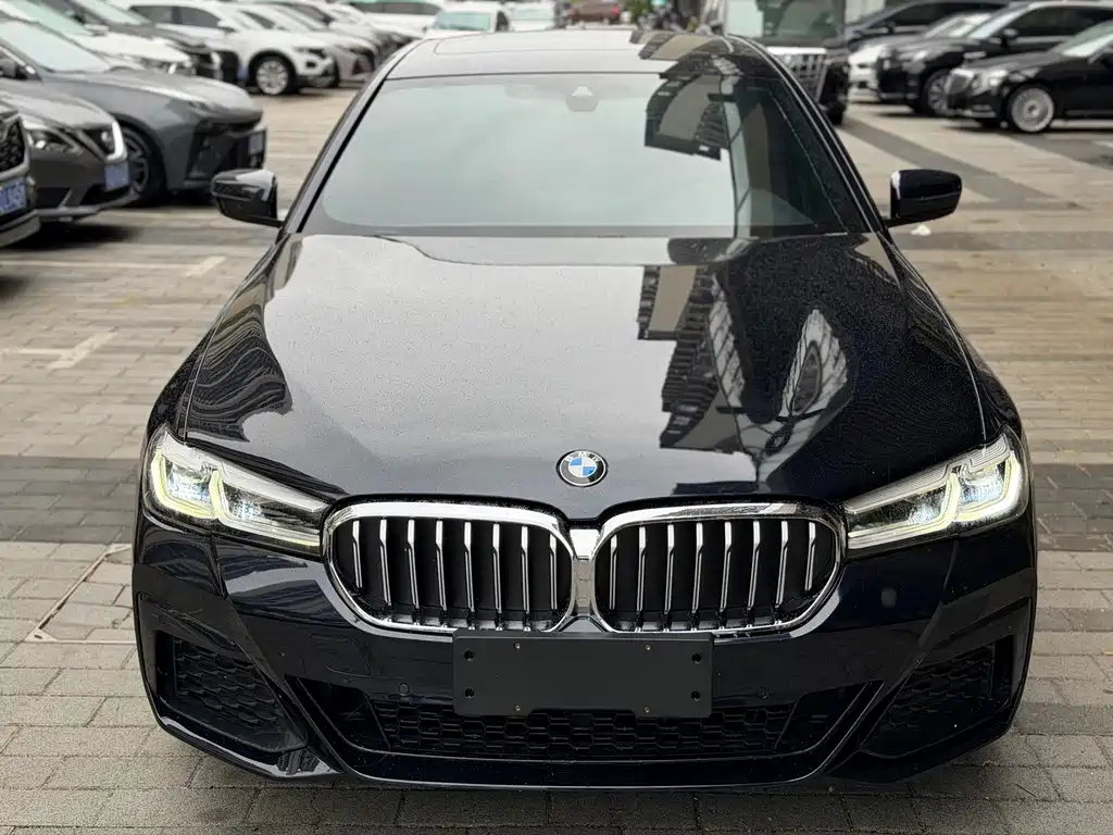 BMW 5 Series 2023 530Li Leading M Sports Package купить на сайте DeffCars