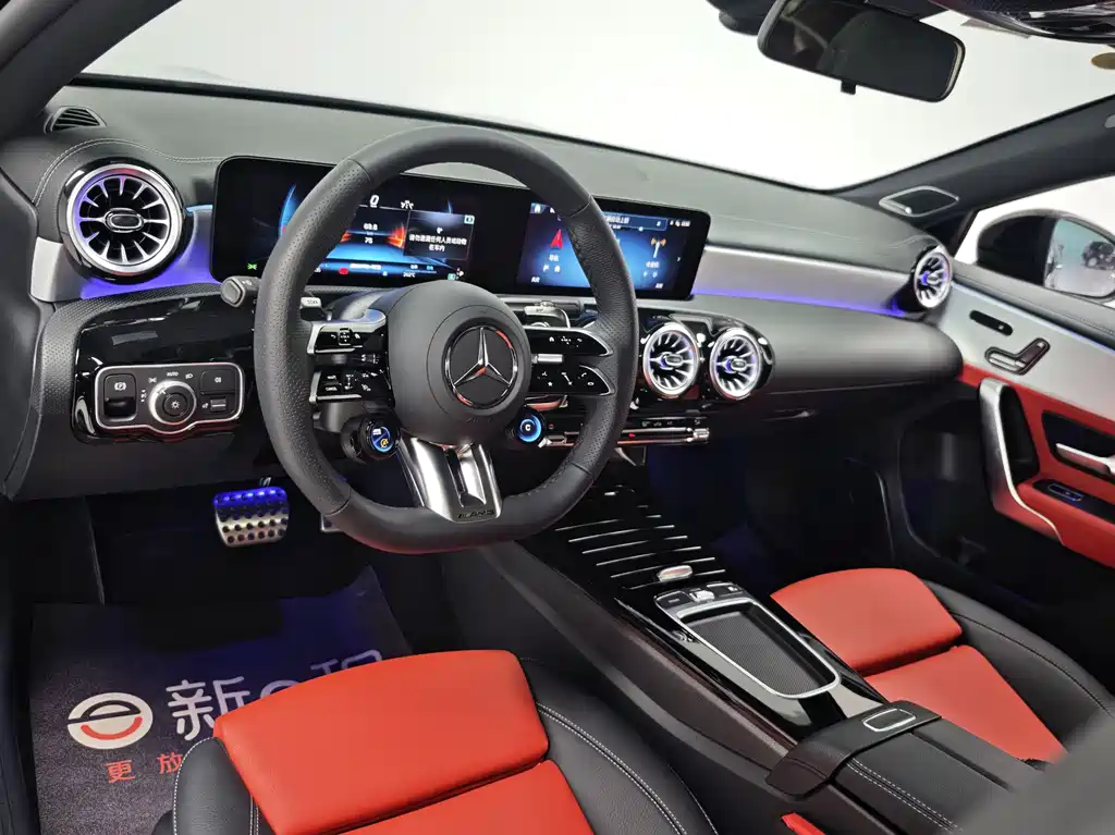 Mercedes-Benz A-Class AMG 2025 facelift AMG A 35 L 4MATIC купить на сайте DeffCars