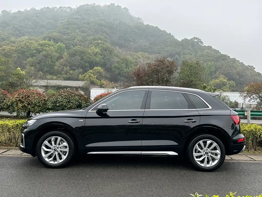 Audi Q5L 2022 facelift 40T luxury and dynamic model купить на сайте DeffCars