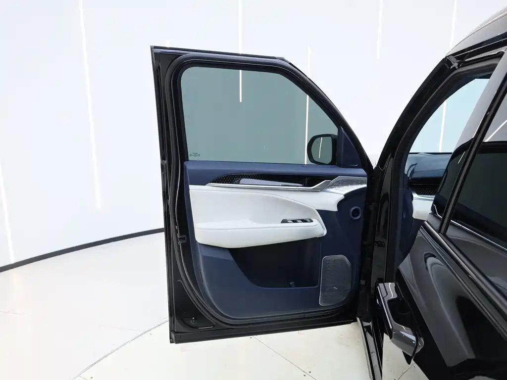 Jikrypton 009 2024 seven-seat aisle version four-wheel drive 108kWh купить на сайте DeffCars
