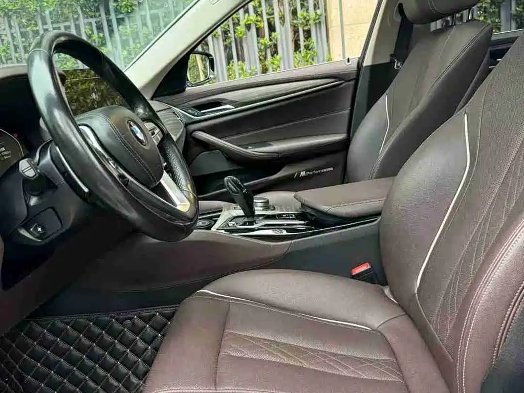 BMW 5 Series 2021 530Li Leading Luxury Package купить на сайте DeffCars