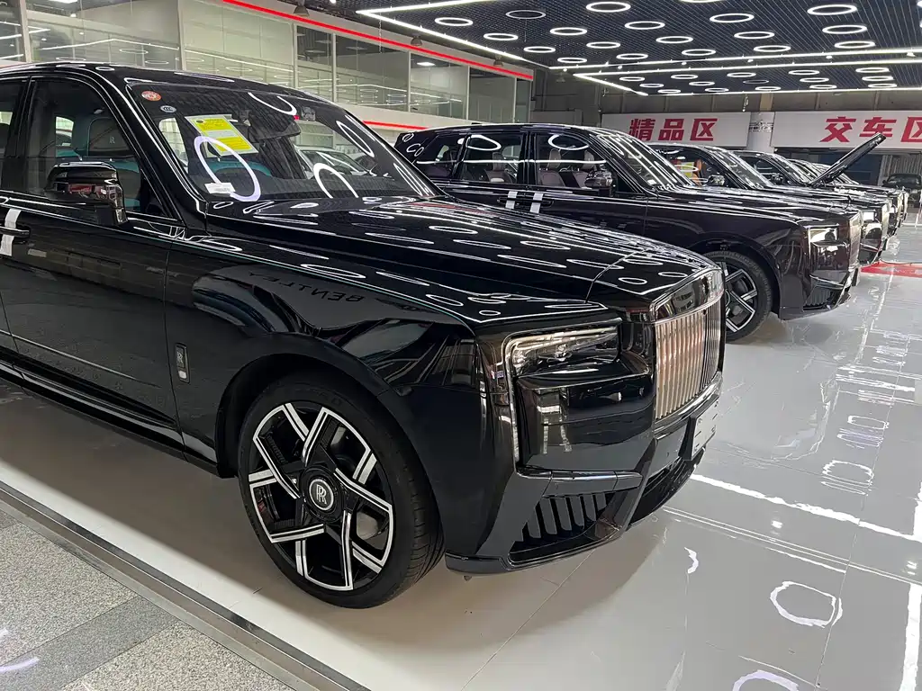Cullinan 2024 Black Badge купить на сайте DeffCars
