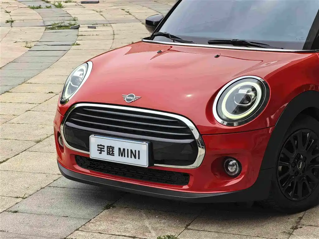 MINI 2020 1.5T COOPER Classic Three-Door Stunning Edition купить на сайте DeffCars