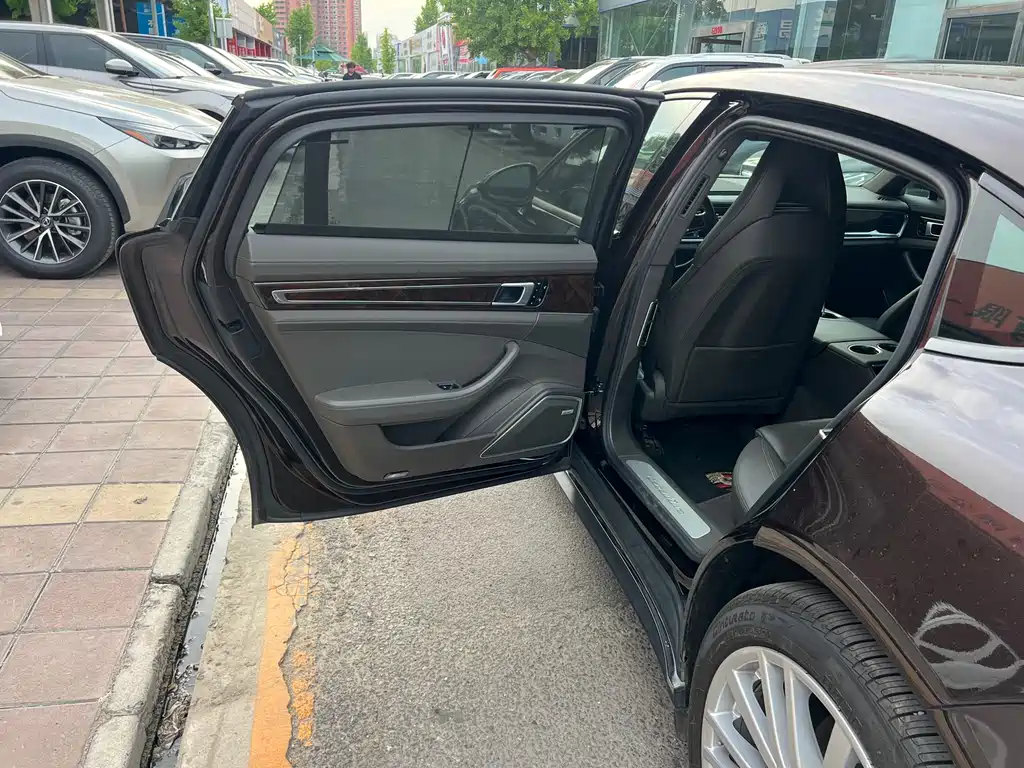 Panamera 2017 Panamera 4 Executive Extended Edition 3.0T купить на сайте DeffCars