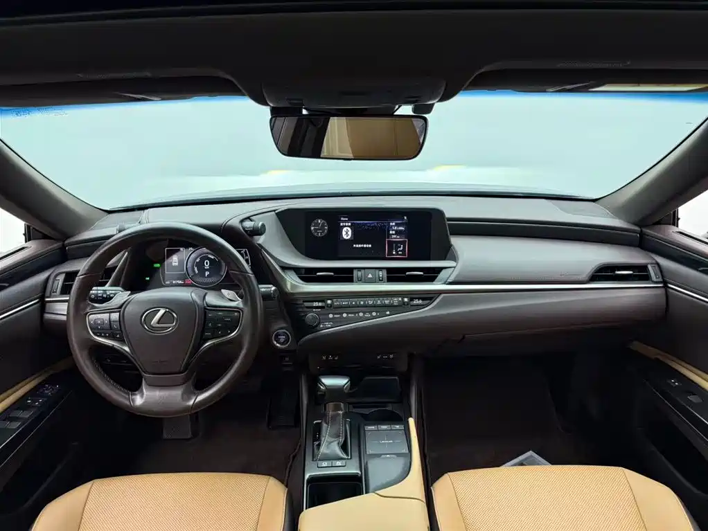 Lexus ES 2018 300h Excellence Edition National V купить на сайте DeffCars