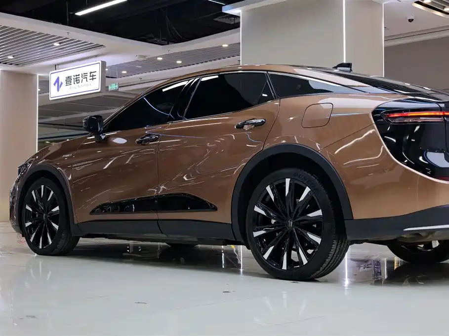 Crown SportCross 2023 2.4T SportCross HEV four-wheel drive extreme version купить на сайте DeffCars