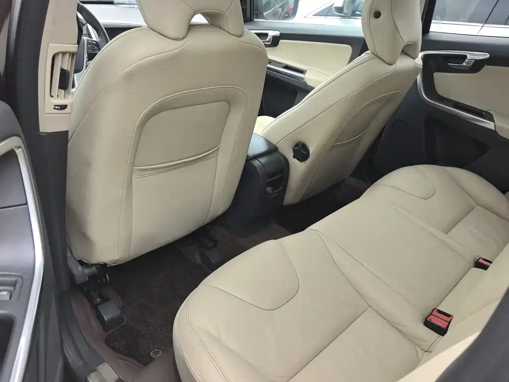 Volvo XC60 imported 2014 T5 Zhiyi Edition купить на сайте DeffCars