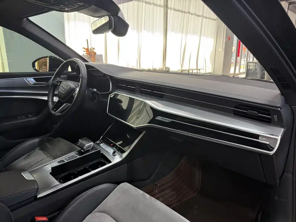 Audi A6L 2024 45 TFSI Premium Dynamic Model купить на сайте DeffCars