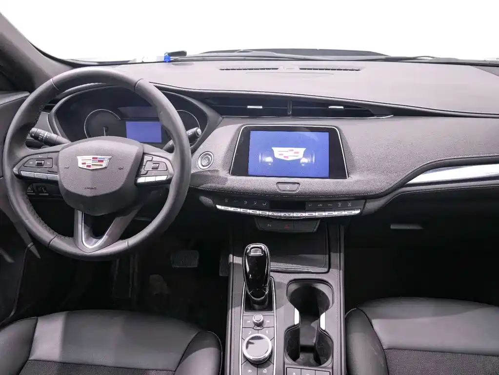 Cadillac XT4 2022 28T two-wheel drive fashion model купить на сайте DeffCars