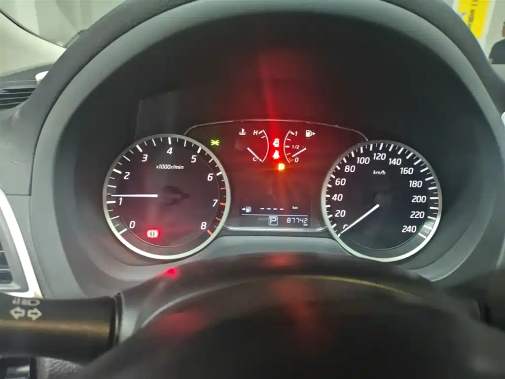 Sylphy 2018 1.6XV CVT Exclusive Edition купить на сайте DeffCars