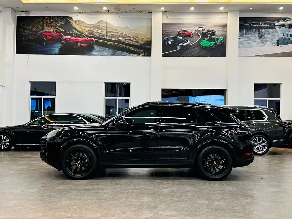 Cayenne New Energy 2024 Cayenne E-Hybrid 2.0T купить на сайте DeffCars