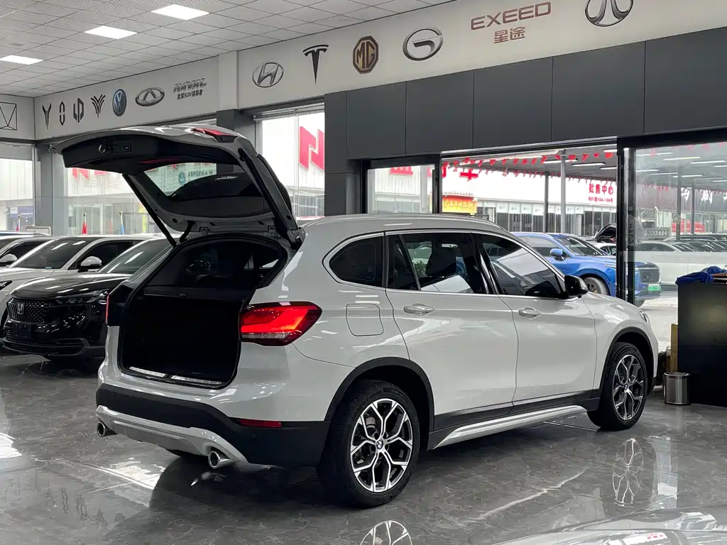 BMW X1 2022 sDrive20Li Exclusive Model купить на сайте DeffCars